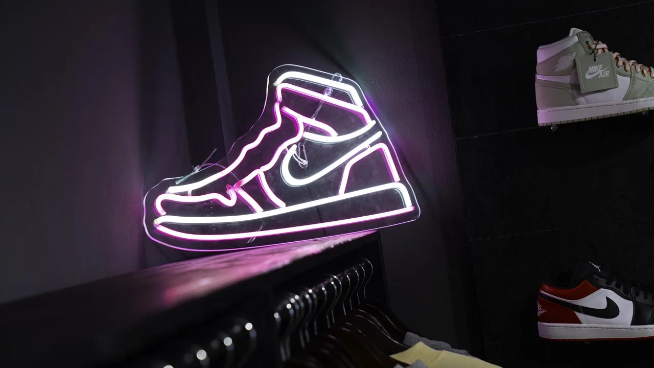 Neon AJ1