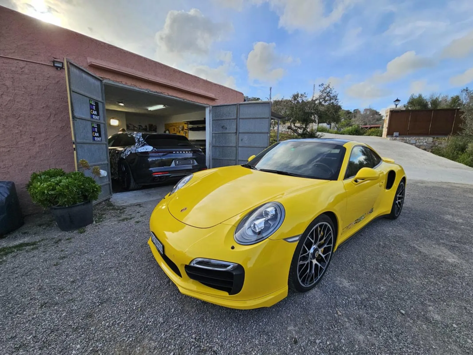 911 Turbo — Speed Yellow