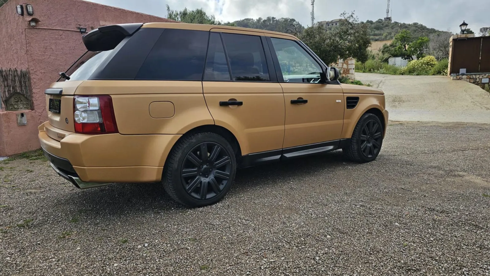 Range Rover Sport — Gold Satin