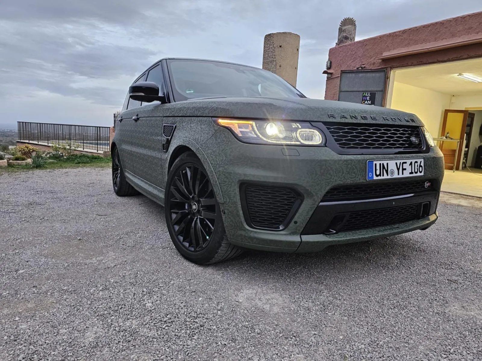Range Rover — Olive Pattern