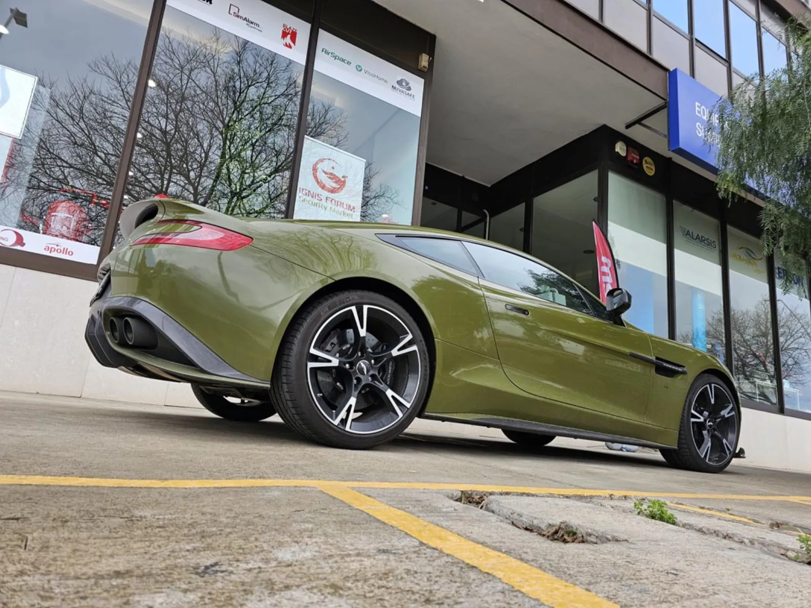 Aston Martin Vanquish — Olive Gloss