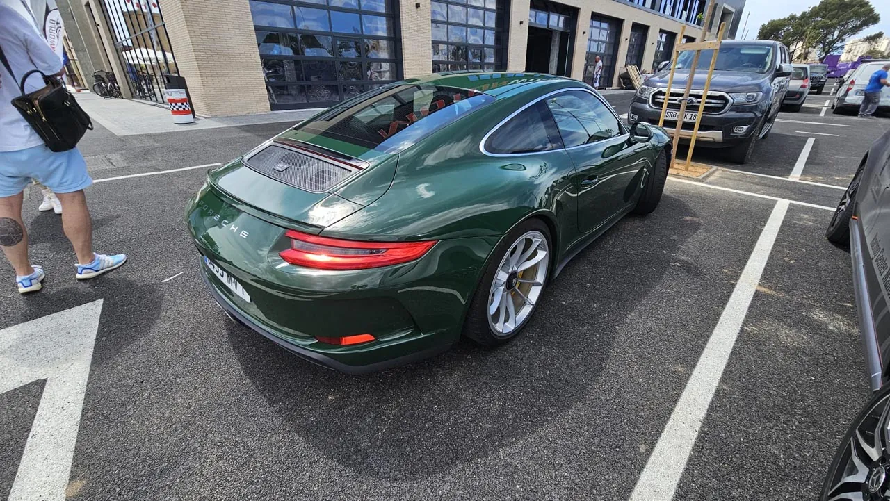 911 GT3 — Touring Green
